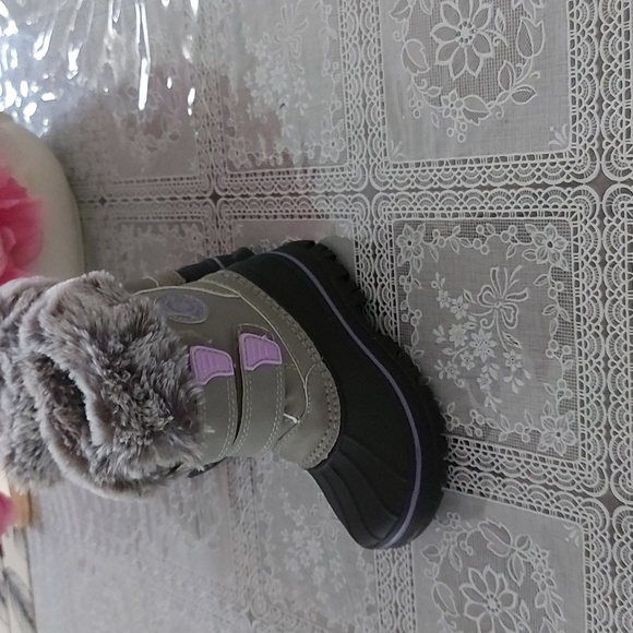 Faux fur baby boot - Picture 3 of 10